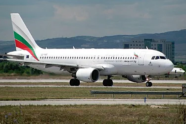 Авиокомпаниите масово анулират полети до Близкия изток