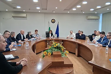 Заради несъгласия в районните избирателни комисии, ЦИК ще определя съставите им