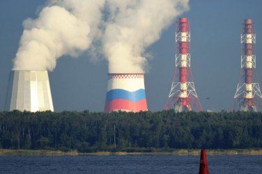 Русия заплашва с ядрено оръжие, a ядрената ѝ индустрия остава почти без санкции