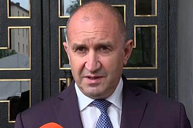 Президентът Радев: Само 4 вертолета са годни за гасене на пожари