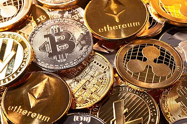 Биткойнът изтри за ден 300 млрд. долара от стойността си