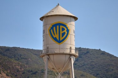 Лари Eлисън лично се включи в офертата на Paramount за Warner Bros