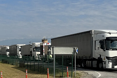 Ограничават движението на камиони над 20 тона в 8 области у нас
