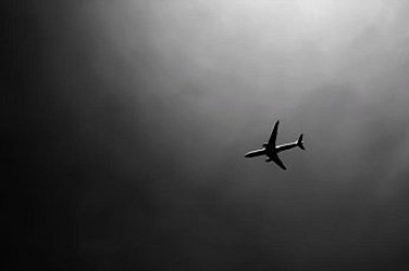 Хаос по летищата в САЩ: Съкращенията водят до масово отменени полети