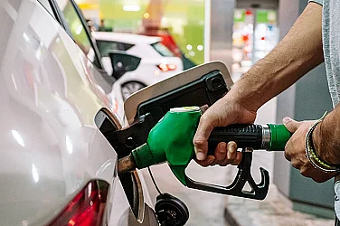Бензинът е поевтинял с 2% за литър през януари, а дизелът – с 1 евроцент