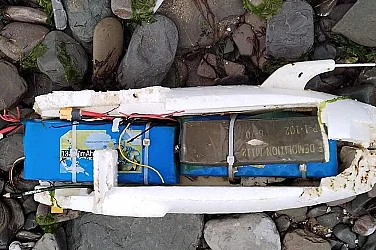 Унищожиха останки от боен дрон на плажната ивица близо до комплекс Елените