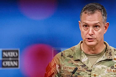 Главнокомандващият НАТО: Алиансът е далеч от криза по Гренландия