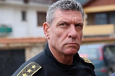 15 минути стигат, за да се разкрие телефонът със заплахите. Кандев обърка МВР със Сатиричния