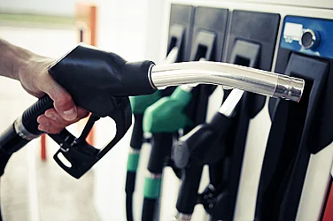 Държавата гарантира: Цените на бензина остават стабилни, резервът е пълен