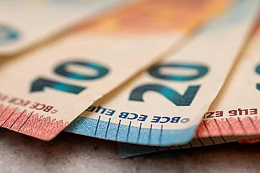 Средният осигурителен доход за февруари 2026 година е 1005,28 евро, съобщава НОИ