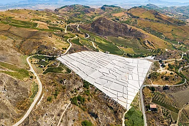 Съвременният Помпей: Град, погребан под бетон в Сицилия