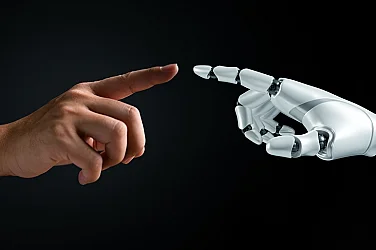 Новата работа на бъдещето – хора обучават роботи как да живеят като нас