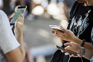 Болезнената наивност на дигиталното образование: Смартфонът като наркотик в класната стая