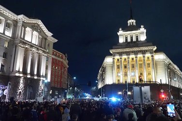 След „Желязков“: Съдбата на бюджета и сянката на проект „Радев“