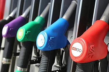 Скъпият бензин връща интереса към градския транспорт, твърди експерт