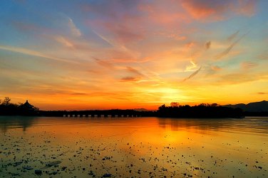 Предимно слънчево днес, застудяване през уикенда