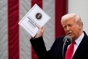 Хаос в търговията на САЩ: Новите мита на Тръмп объркаха бизнеса и вноса