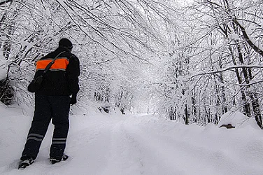 Не са подходящи условията за туризъм в планините, сняг до колене