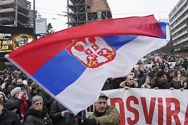 Революция в Сърбия! Вучич губи легитимност, ЕК не се намесва