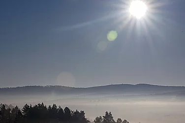 Слънце и температури до 17° днес, по Черноморието по-хладно