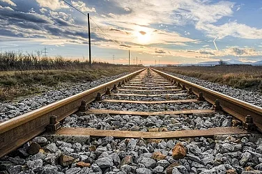 Започва строителството на участък от жп линията на Коридор 8 – от Крива паланка до тунела с България