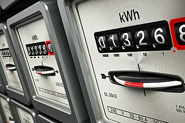 Шокът с тока: КЕВР разглобява електромери. Как да проверите реална ли е сметката ви?