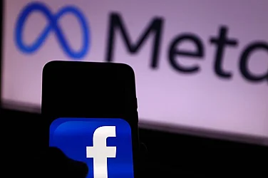 Движенията стават данни: Meta ще „шпионира“ служителите си, за да обучава AI агенти