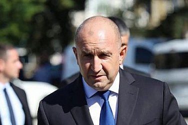 Радев влиза в действие: Кога и с кого започват консултациите