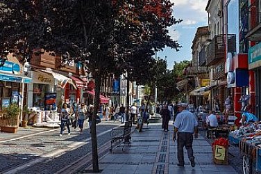 Скъпотията прекроява пазара: Турци пазаруват в Гърция, гърците – у нас