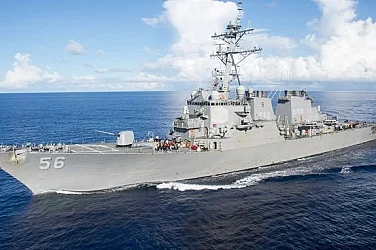 Лондон засилва военното си присъствие в Средиземно море. И не е единствен