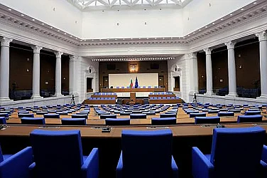 Извънреден парламент: Депутати викат министри заради Околчица и горивата