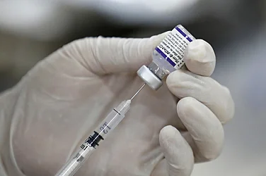 Pfizer осъди Полша и Румъния. Двете страни трябва да вземат ваксини за €1,9 млрд.