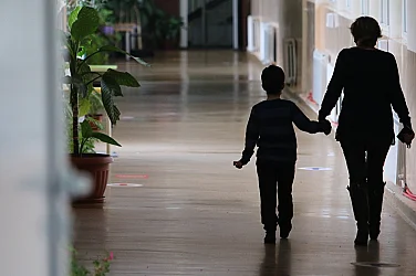 Заради спор за такси: Частно училище изключи двама шестокласници в средата на годината