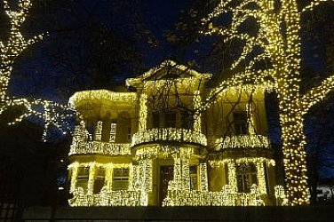 Къщата с ягодите засия. Планират да я превърнат в културно средище