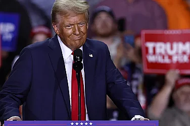 Символичен удар: Демократ би кандидата на Тръмп в района на резиденцията Мар-а-Лаго