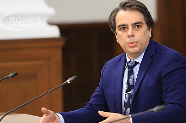 Асен Василев увери: Няма да вдигаме общинските данъци