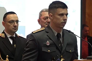 Героите не носят плащове, а униформи: Вижте Пожарникаря на годината от Бургас