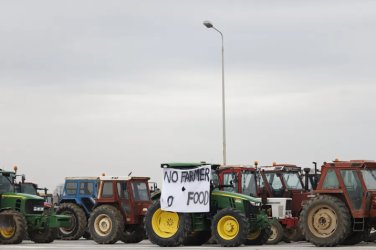 Гръцките фермери спират товарния трафик на „Капитан Петко Войвода“