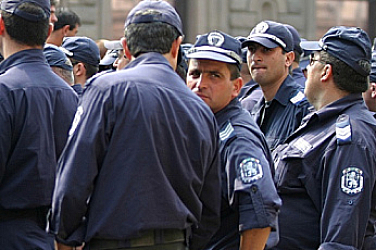 Държавата на щат: 558 хиляди заплати и никаква ефективност