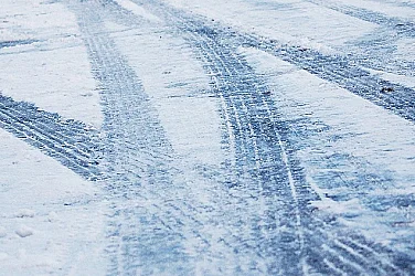 Внимание, шофьори: Поледици и „черен лед“ в събота