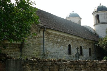 Срути се кула към древен храм дни преди Рождество