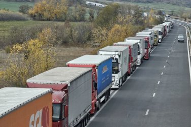 Тежък трафик на границата при ГКПП „Капитан Андреево“ и ГКПП „Лесово“