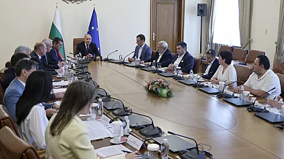 Засипаха с критики премиера заради мерките за пътна безопасност