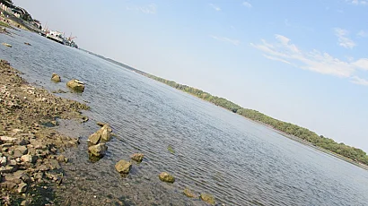 Швейцарски круизен кораб заседна в Дунав, докато пътува за България