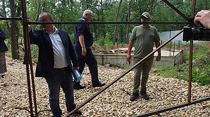 Скандалът „Баба Алино“: Държава и инвеститори ще спорят в съда за 1 километър ограда