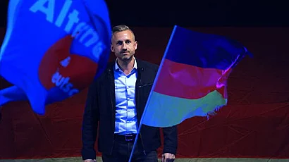 Кой е Улрих Зигмунд, кандидатът на AfD за премиер на Саксония-Анхалт