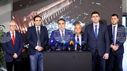 Ода за политическата глупост: От разделението прави силата до лошото жълто-синьо
