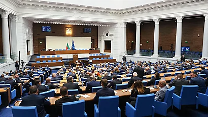 Минималната заплата 620 евро, 5,7% дефицит: Бюджет 2026 мина на второ четене (обновена)