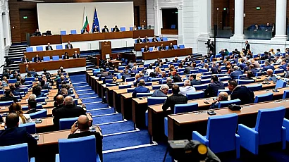 6,8 пъти по-висока заплата от минималната: Българските депутати първенци в Европа