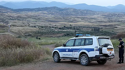 Две деца починаха от задушаване в автомобил в Кипър; разследват бащата за небрежност